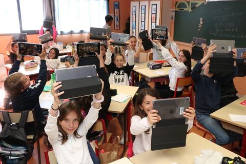 Allauch, commune pilote : des tablettes iPad distribuées à tous les élèves de CM2 de notre commune