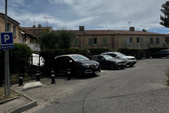 Parking Théâtre de Nature (Latéral)