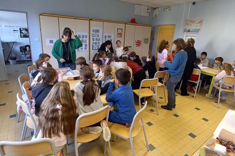 Végétalisation de la cour de Pie d’Autry : les élèves de CE2, CM1 et CM2 d’Allauch acteurs de l’aménagement de leur école !