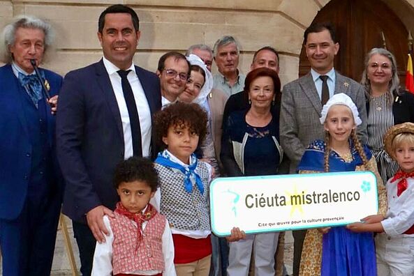 Traditions provençales : Allauch fière de son identité et officiellement « Ciéuta Mistralenco » !