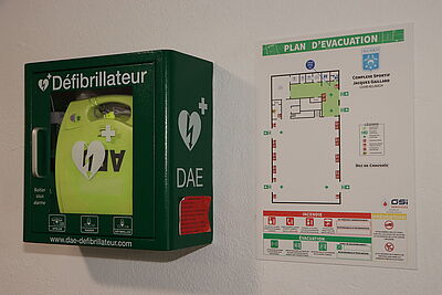 défibrillateurs-allauch JACQUES GAILLARD - Agrandir l'image, .JPG 273,8 KB (fenêtre modale)