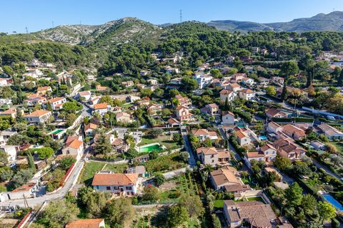 Découvrez Allauch vue du ciel !