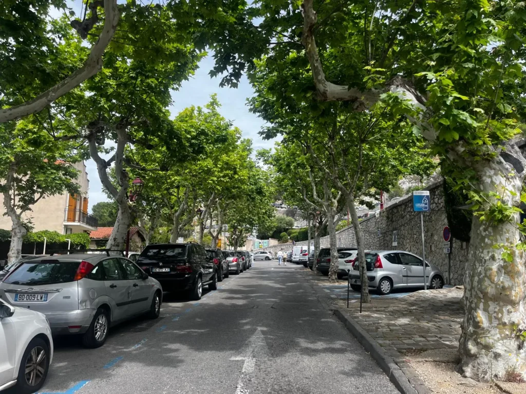 Places de Stationnement Cour du 11 Novembre