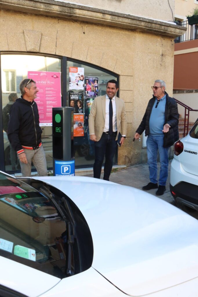 deux nouvelles bornes de « stationnement minute » ont été mises en service ce vendredi 24 octobre à allauch