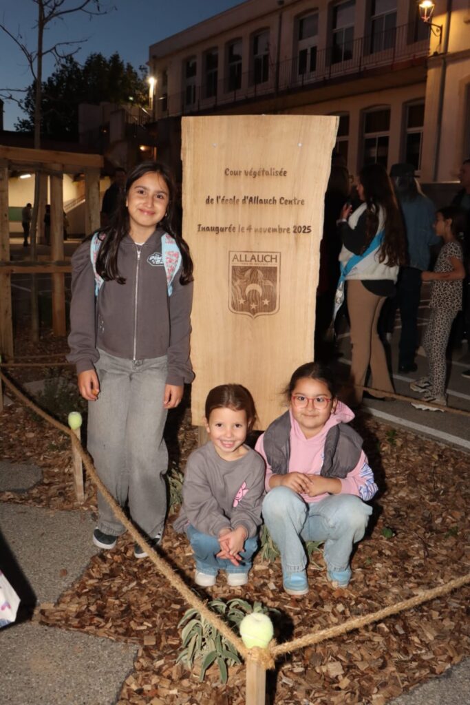 inauguration de la nouvelle cour végétalisée de l'école d’Allauch-Centre avec les élèves mardi 4 novembre 2025