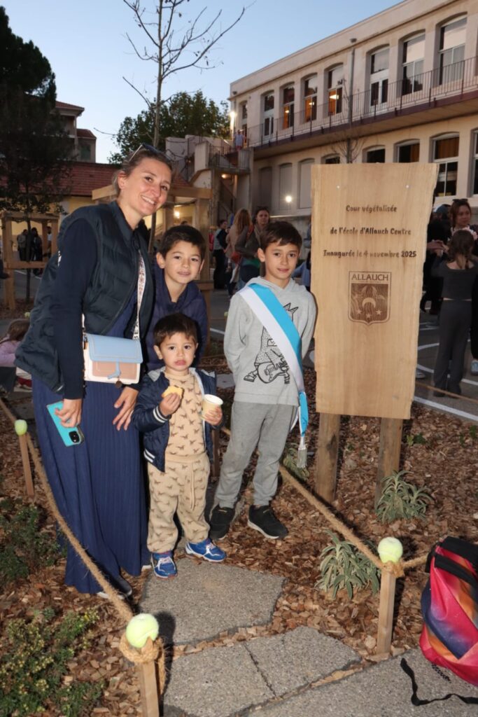 inauguration de la nouvelle cour végétalisée de l'école d’Allauch-Centre avec les élèves mardi 4 novembre 2025