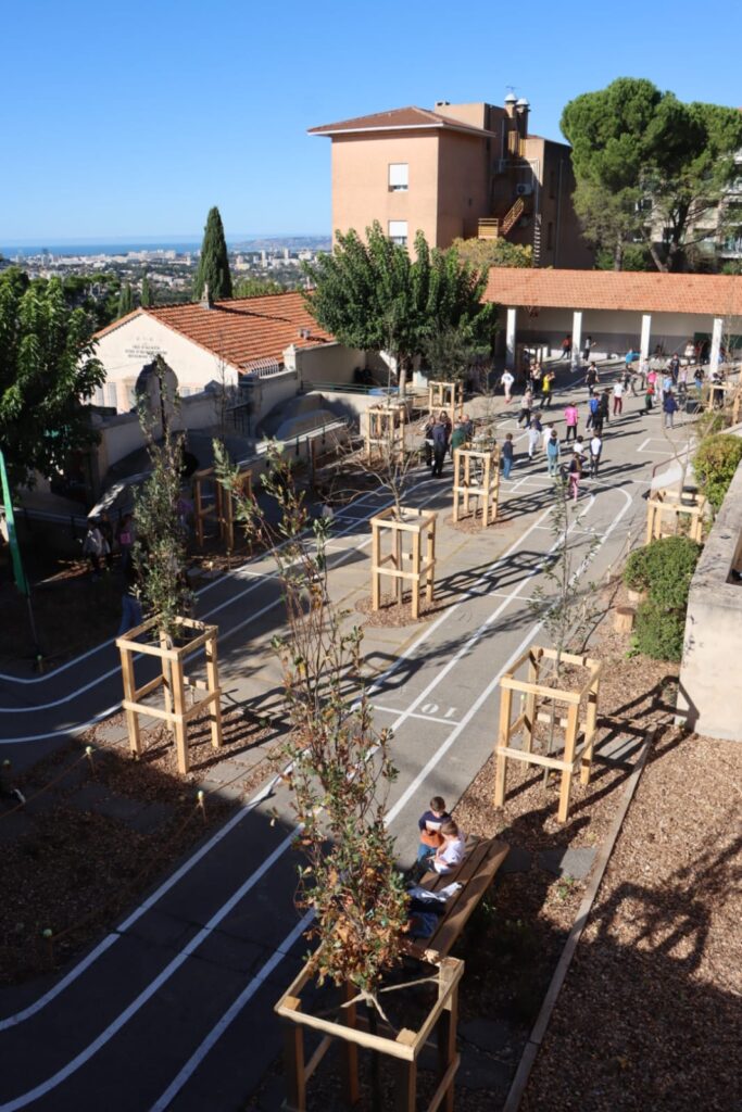 inauguration de la nouvelle cour végétalisée de l'école d’Allauch-Centre avec les élèves mardi 4 novembre 2025