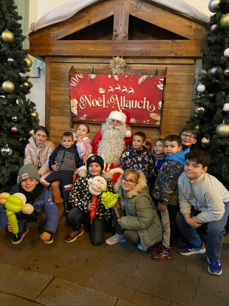 Feu d’artifice, concert et illuminations : revivez le lancement des festivités de Noël à Allauch !