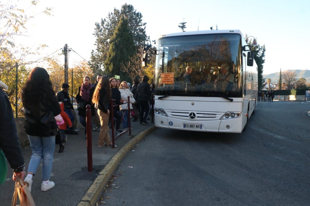 « Grand Marché de Noël du Village » : profitez des navettes mises à votre disposition