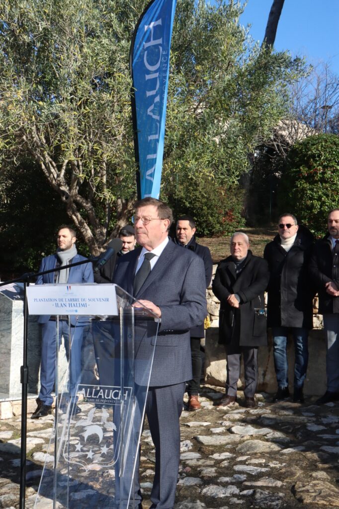 Allauch a procédé à la plantation de l’arbre du souvenir « Ilan Halimi » pour le 20ème anniversaire de sa disparition