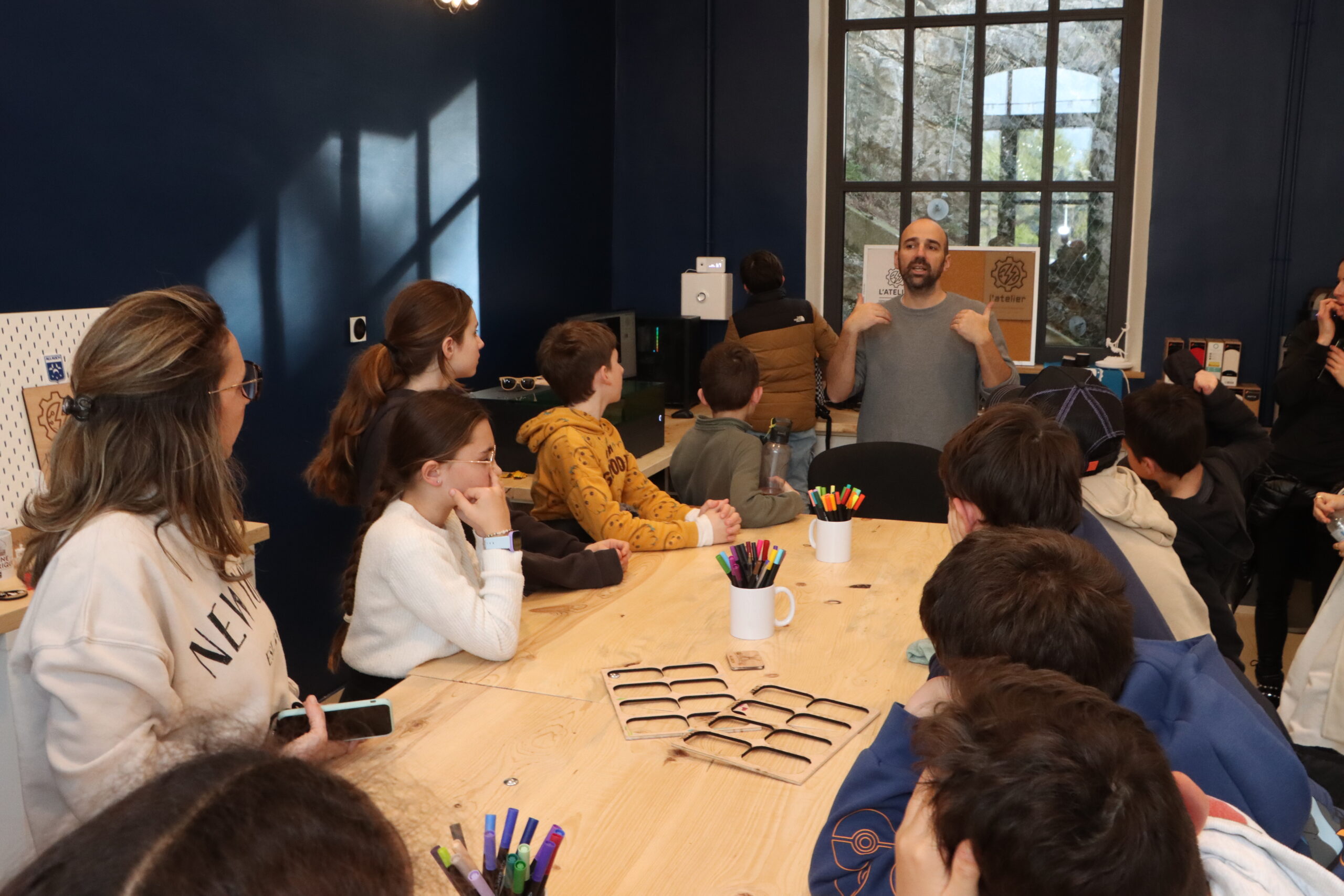 un nouvel espace de fabrication numérique accessible à tous ouvre bientôt ses portes à allauch : "L'atelier". Après plusieurs mois de préparation, cet espace verra le jour au sein du pole culturel de l'usine electrique