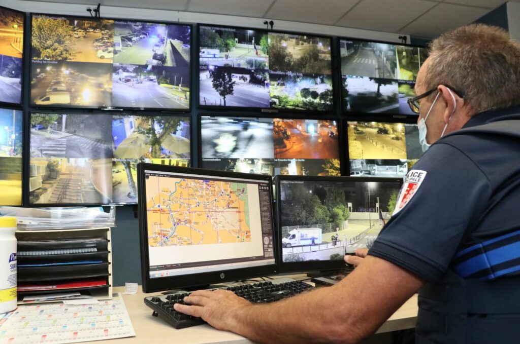 Dans le cadre du renforcement progressif des moyens en faveur de la sécurité, 20 caméras supplémentaires ont été installées au 31 janvier 2026, portant le nombre global à 216 sur l’ensemble du territoire communal.