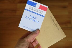 Tous les nouveaux inscrits à Allauch, ainsi que les Allaudiens ayant fait la démarche auprès de la mairie pour leur changement de domicile, recevront par courrier dès la semaine prochaine, leur carte électorale avant le 1er tour de l'élection.