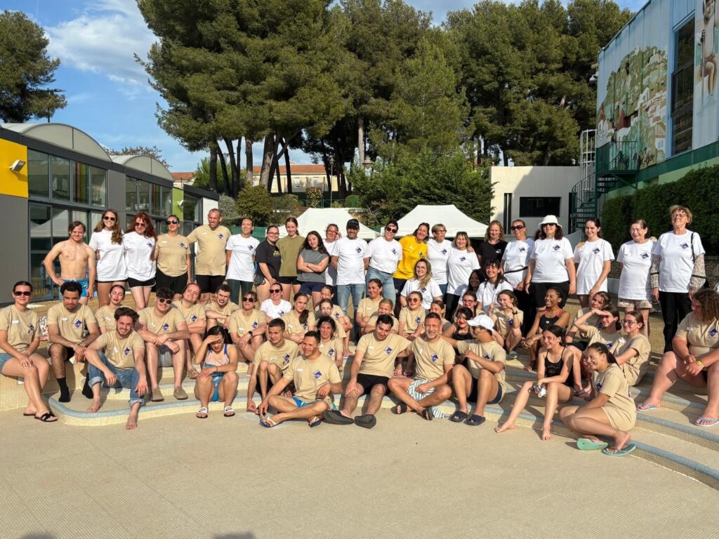 La Ville d’Allauch a accueilli, en avril dernier, une belle initiative sportive et solidaire avec Aqua’Handi, un événement de natation artistique inclusive réunissant nageurs valides et en situation de handicap autour d’un projet commun.