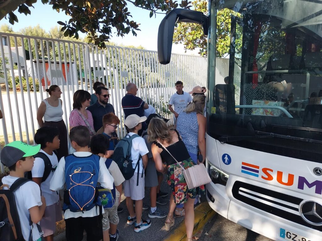 Colonie de vacances : 47 jeunes allaudiens âgés de 6 à 11 ans ont pris le départ pour Biabaux à la découverte de Saint-Michel L’Observatoire, dans le magnifique parc naturel du Luberon