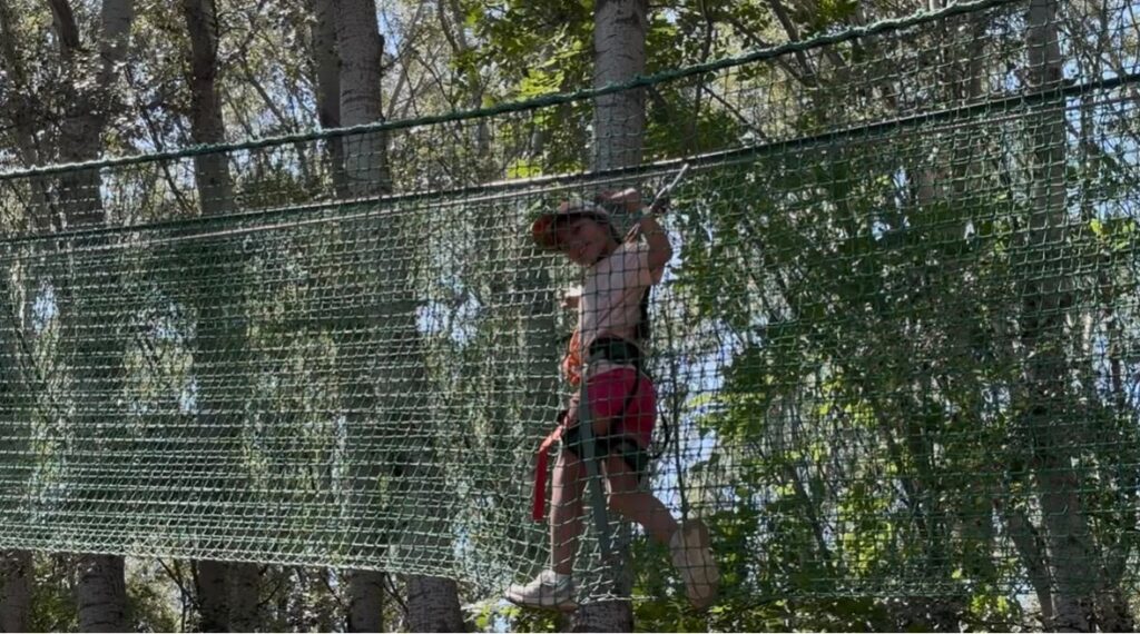 Colonie de vacances : 47 jeunes allaudiens âgés de 6 à 11 ans ont pris le départ pour Biabaux à la découverte de Saint-Michel L’Observatoire, dans le magnifique parc naturel du Luberon