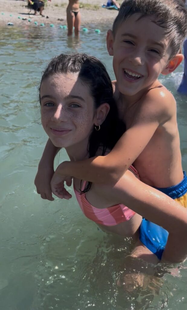 Colonie de vacances : 47 jeunes allaudiens âgés de 6 à 11 ans ont pris le départ pour Biabaux à la découverte de Saint-Michel L’Observatoire, dans le magnifique parc naturel du Luberon