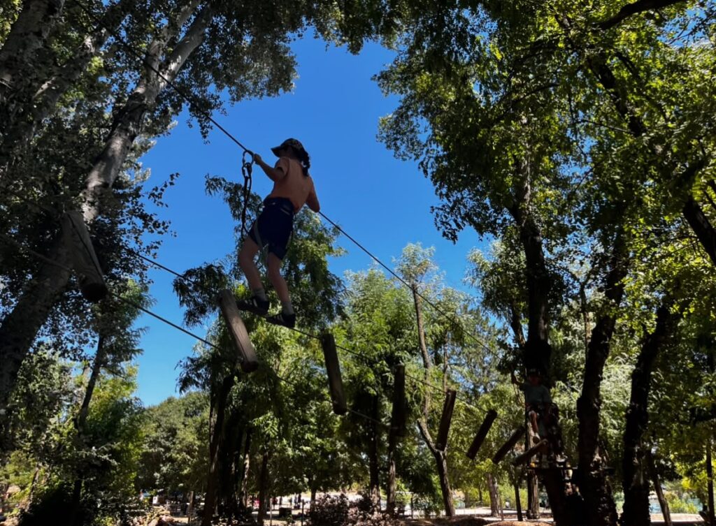 Colonie de vacances : 47 jeunes allaudiens âgés de 6 à 11 ans ont pris le départ pour Biabaux à la découverte de Saint-Michel L’Observatoire, dans le magnifique parc naturel du Luberon