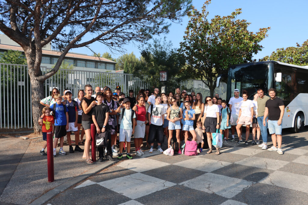 Colonie de vacances : 33 jeunes allaudiens âgés de 11 à 15 ans profitent d’un séjour à Biabaux à la découverte de Saint-Michel-l’Observatoire, au cœur du magnifique parc naturel du Luberon