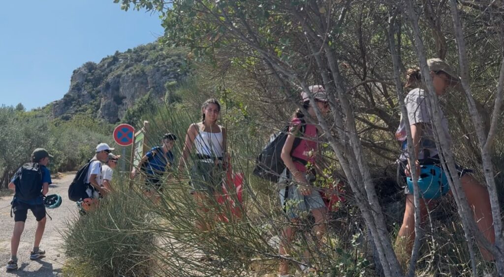 Colonie de vacances : 33 jeunes allaudiens âgés de 11 à 15 ans profitent d’un séjour à Biabaux à la découverte de Saint-Michel-l’Observatoire, au cœur du magnifique parc naturel du Luberon