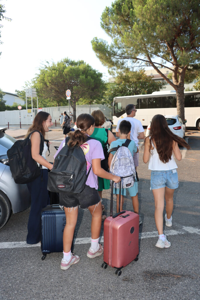 Colonie de vacances : 33 jeunes allaudiens âgés de 11 à 15 ans profitent d’un séjour à Biabaux à la découverte de Saint-Michel-l’Observatoire, au cœur du magnifique parc naturel du Luberon
