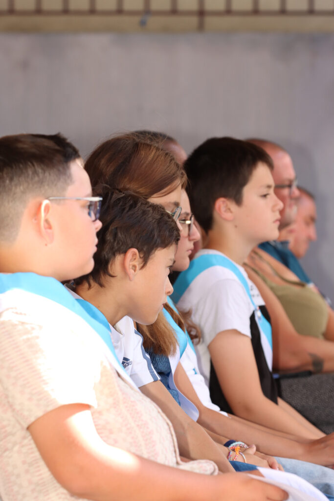Un Conseil municipal en extérieur dans la nouvelle cour végétalisée de l’école d’Allauch Centre ce samedi 4 juillet 2026