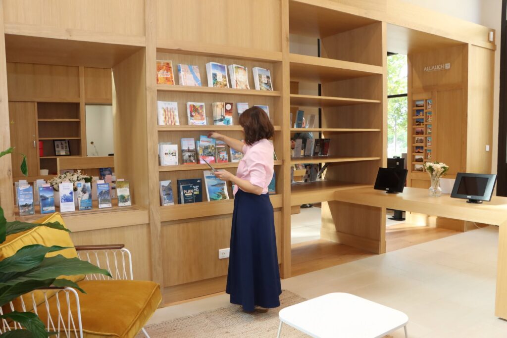 La bibliothèque municipale située au Pôle Culturel de l’Usine Électrique (164 avenue du Général de Gaulle, à l’entrée du village) ferme ses portes, pendant la trêve estivale, à partir du 25 juillet (18h) mais réouvrira dès le mardi 18 août.