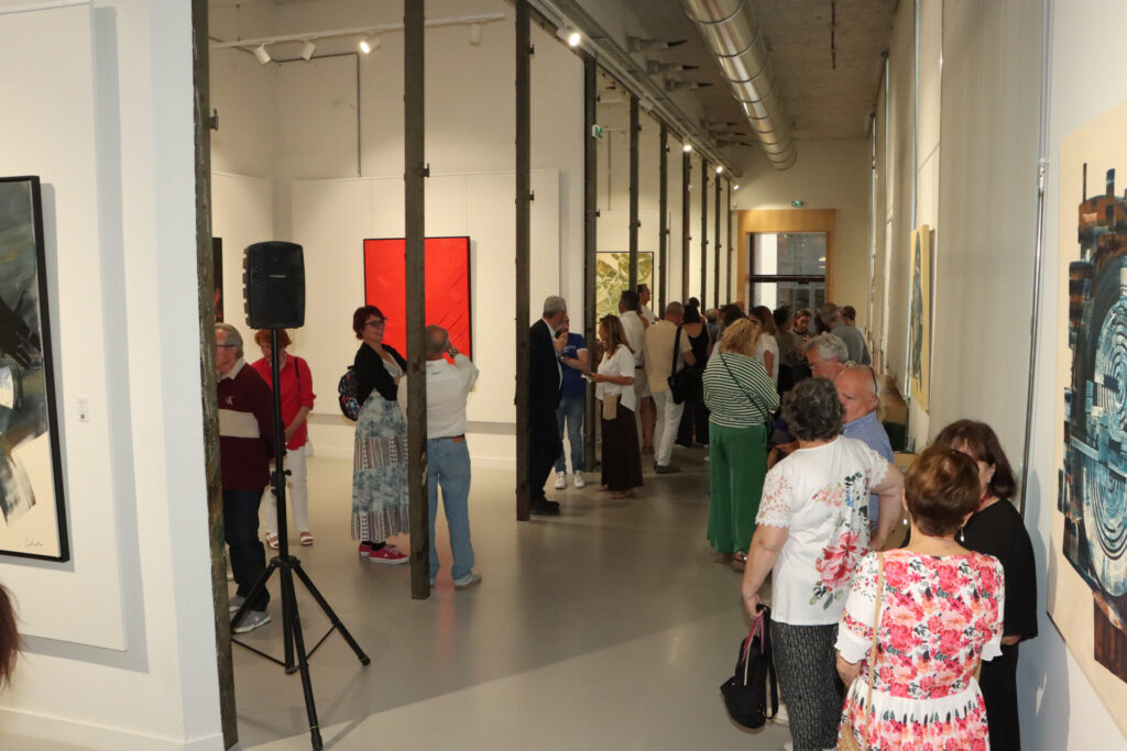 La bibliothèque municipale située au Pôle Culturel de l’Usine Électrique (164 avenue du Général de Gaulle, à l’entrée du village) ferme ses portes, pendant la trêve estivale, à partir du 25 juillet (18h) mais réouvrira dès le mardi 18 août.