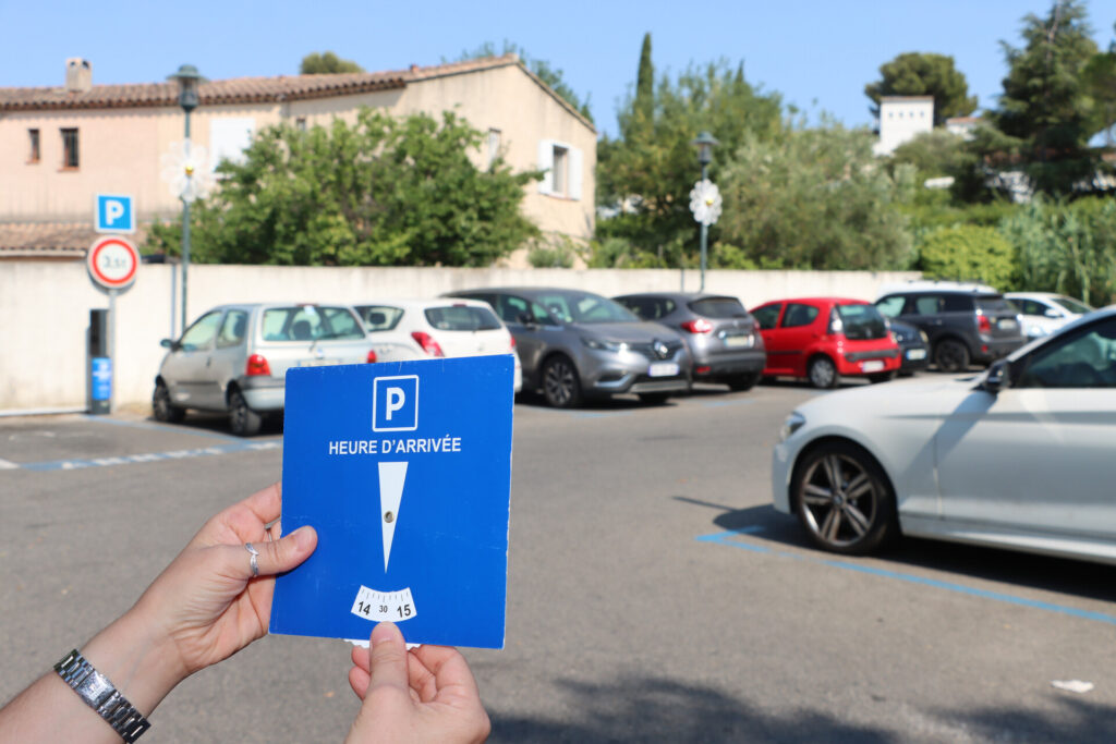 Revitalisation du noyau villageois de La Pounche : remise en service de la zone bleue  pour le « Parking Papoune » à partir du 1er septembre 2026