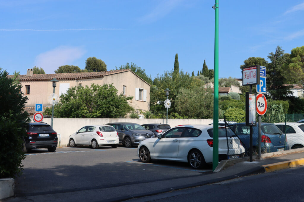 Revitalisation du noyau villageois de La Pounche : remise en service de la zone bleue  pour le « Parking Papoune » à partir du 1er septembre 2026