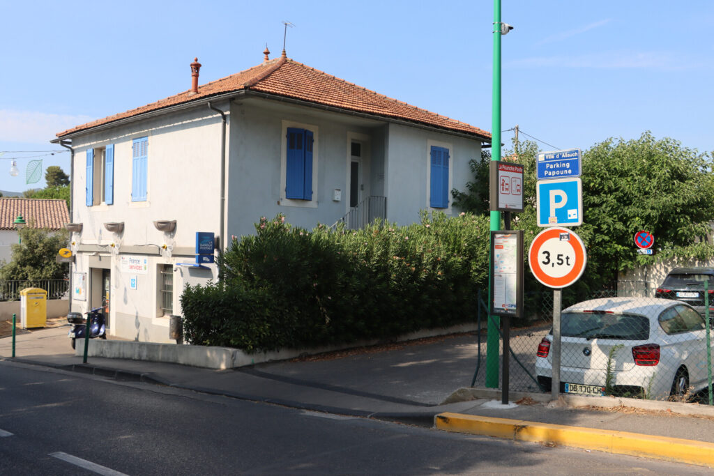 Revitalisation du noyau villageois de La Pounche : remise en service de la zone bleue  pour le « Parking Papoune » à partir du 1er septembre 2026