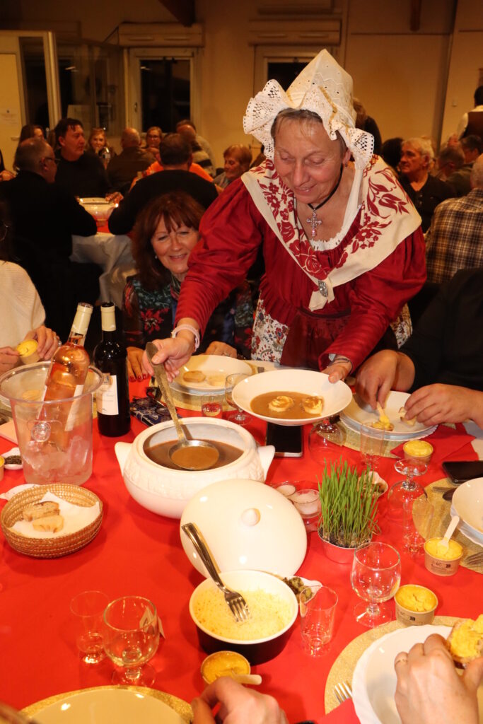 « Lou gros soupa », fête traditionnelle d'allauch, marquait autrefois la fin du jeûne de l’avent